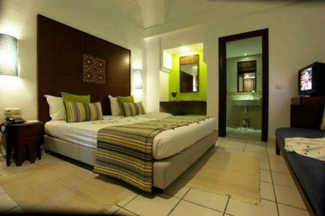 هتل شمس هالیدی ویلیج اند آکواپارک